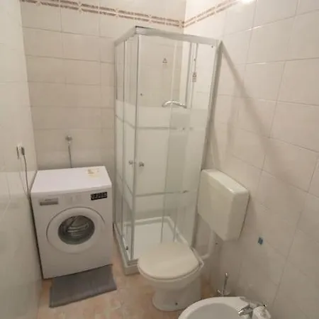 Beautiful Center Apartments - Posti Auto Privati Prenotabili Parma Exterior foto